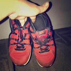 Kids Nike’s tennis shoes